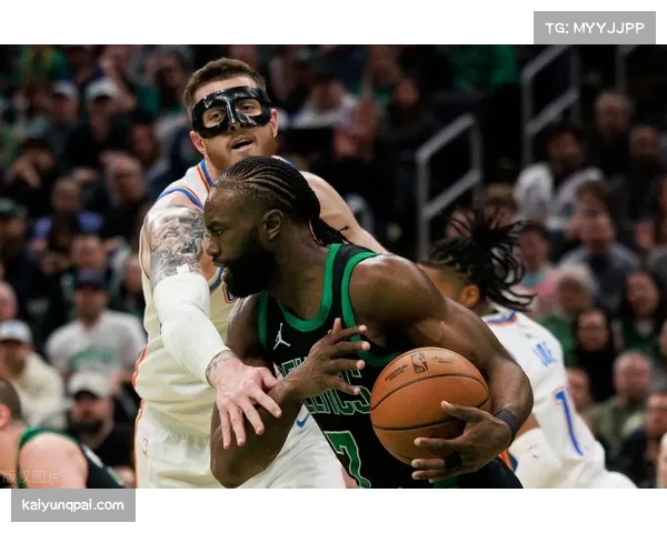 杰伦·布朗23分15板13助三双 凯尔特人客场力克勇士